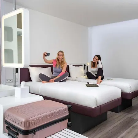 Yotelair Airport, Duty Free - International Transit Area