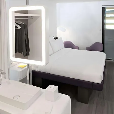 Yotelair Airport, Duty Free - International Transit Area ホテル