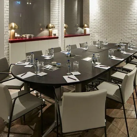 Hotell Yotelair Airport, Duty Free - International Transit Area 3*