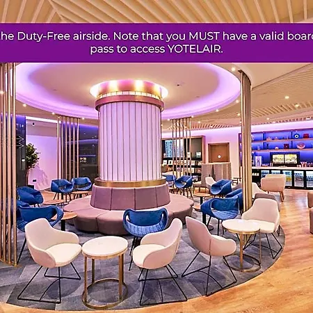 Yotelair Airport, Duty Free - International Transit Area Szálloda