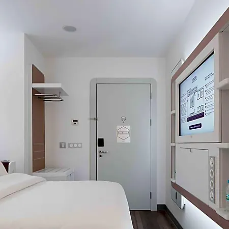 Yotelair Airport, Duty Free - International Transit Area Hotell Istanbul