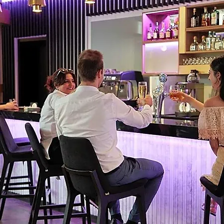 Hotell Yotelair Airport, Duty Free - International Transit Area