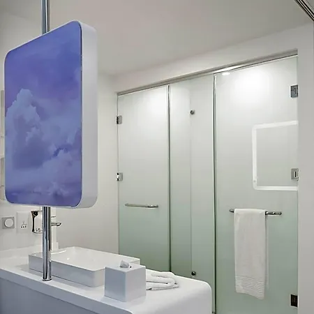 Yotelair Airport, Duty Free - International Transit Area