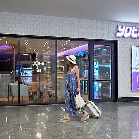 Yotelair Airport, Duty Free - International Transit Area 3*