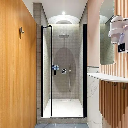 Szálloda Yotelair Airport, Duty Free - International Transit Area 3*