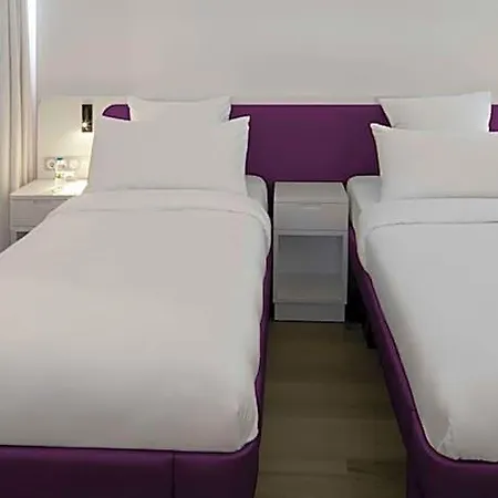 Hotell Yotelair Airport, Duty Free - International Transit Area