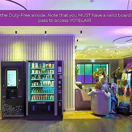 Yotelair Airport, Duty Free - International Transit Area Szálloda 3*