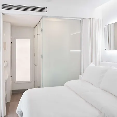 Yotelair Airport, Duty Free - International Transit Area Hotel