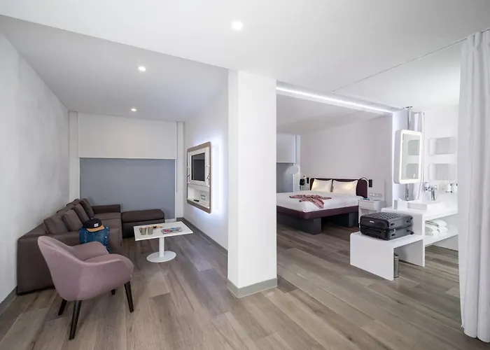 Yotelair Airport, Duty Free - International Transit Area Hotel