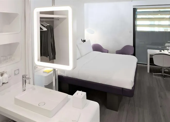 Yotelair Airport, Duty Free - International Transit Area Hotel