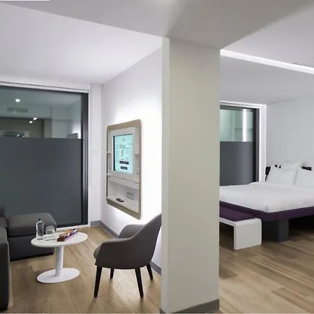 Yotelair Airport, Duty Free - International Transit Area 3* Istambul