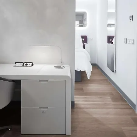 Yotelair Airport, Duty Free - International Transit Area Hotel Istambul