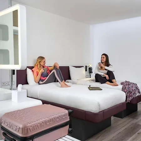 Yotelair Airport, Duty Free - International Transit Area 3*